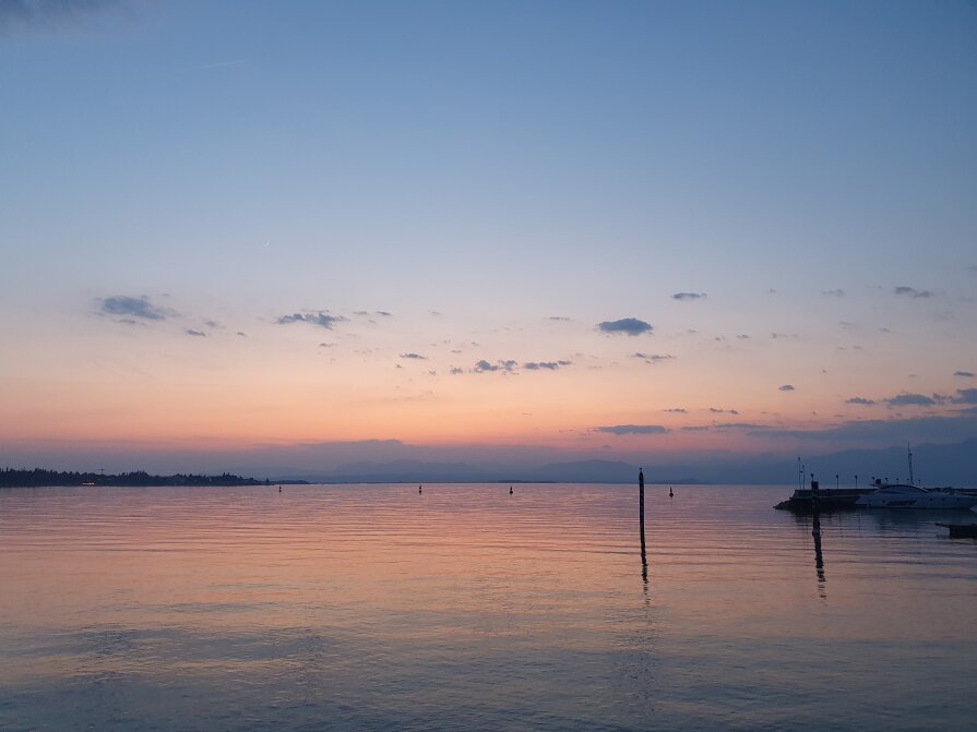 1437 km - Garda, Italy